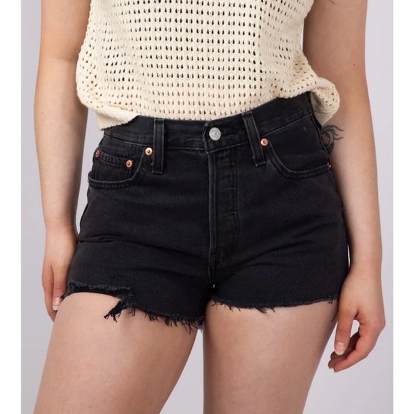 Levi’s 501 black cut off shorts - Picture 2 of 7